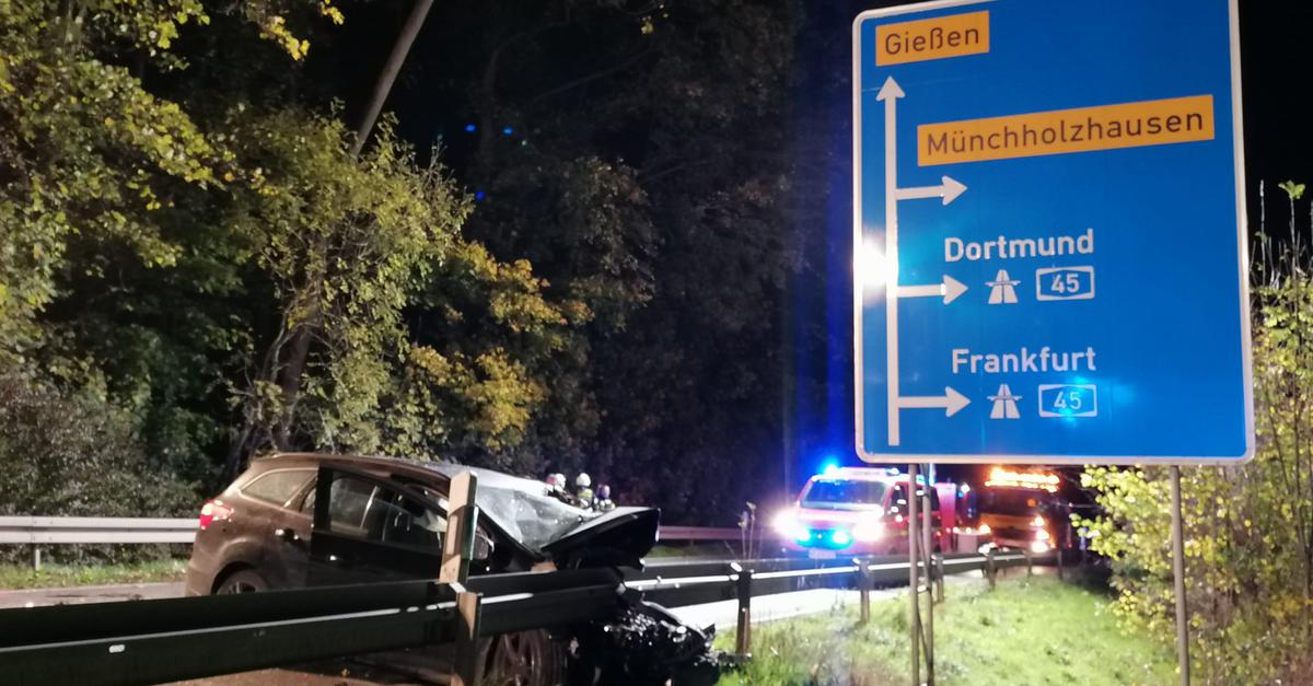 Wetzlar: 38-jährige Autofahrerin Stirbt Nach Crash Mit Bus